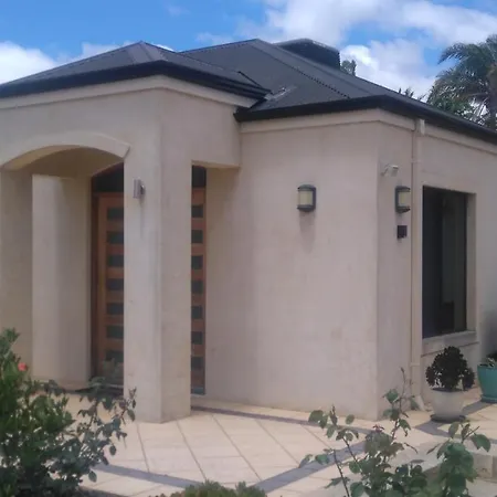 Lake Estate Stay Perth Exterior photo